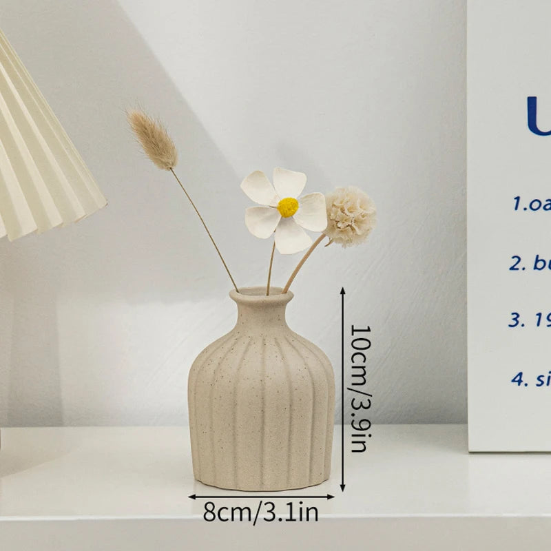 Decoratieve Keramische Vaas – Voor Bloemen en Interieurstyling
