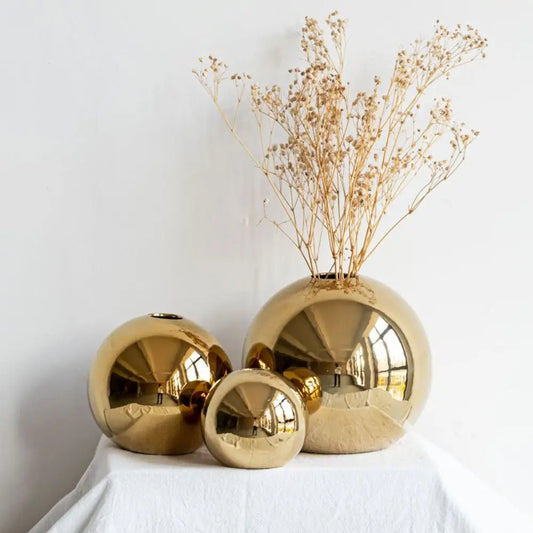 Gouden Bolvaas – Moderne Keramische Tafelvaas voor Stijlvolle Decoratie