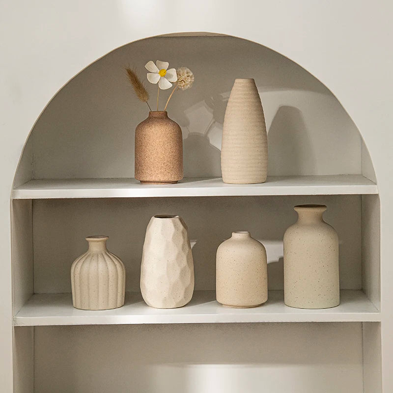 Decoratieve Keramische Vaas – Voor Bloemen en Interieurstyling