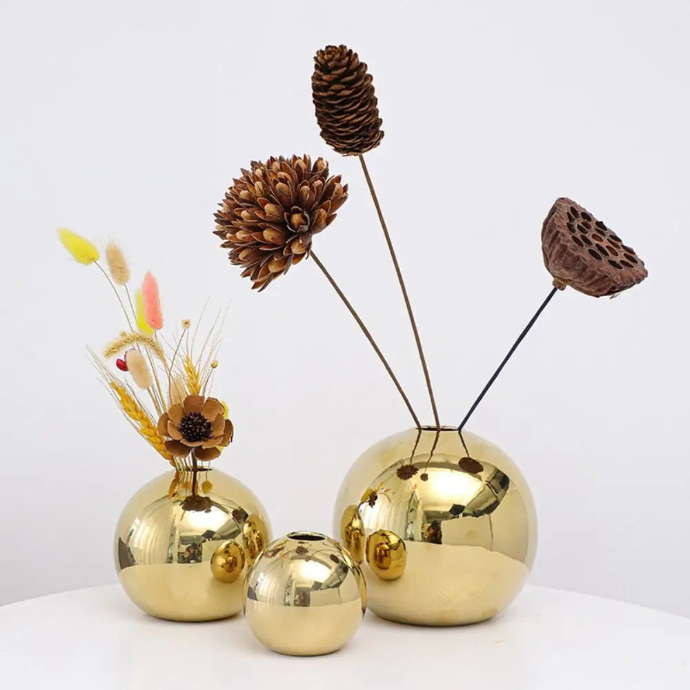 Gouden Bolvaas – Moderne Keramische Tafelvaas voor Stijlvolle Decoratie