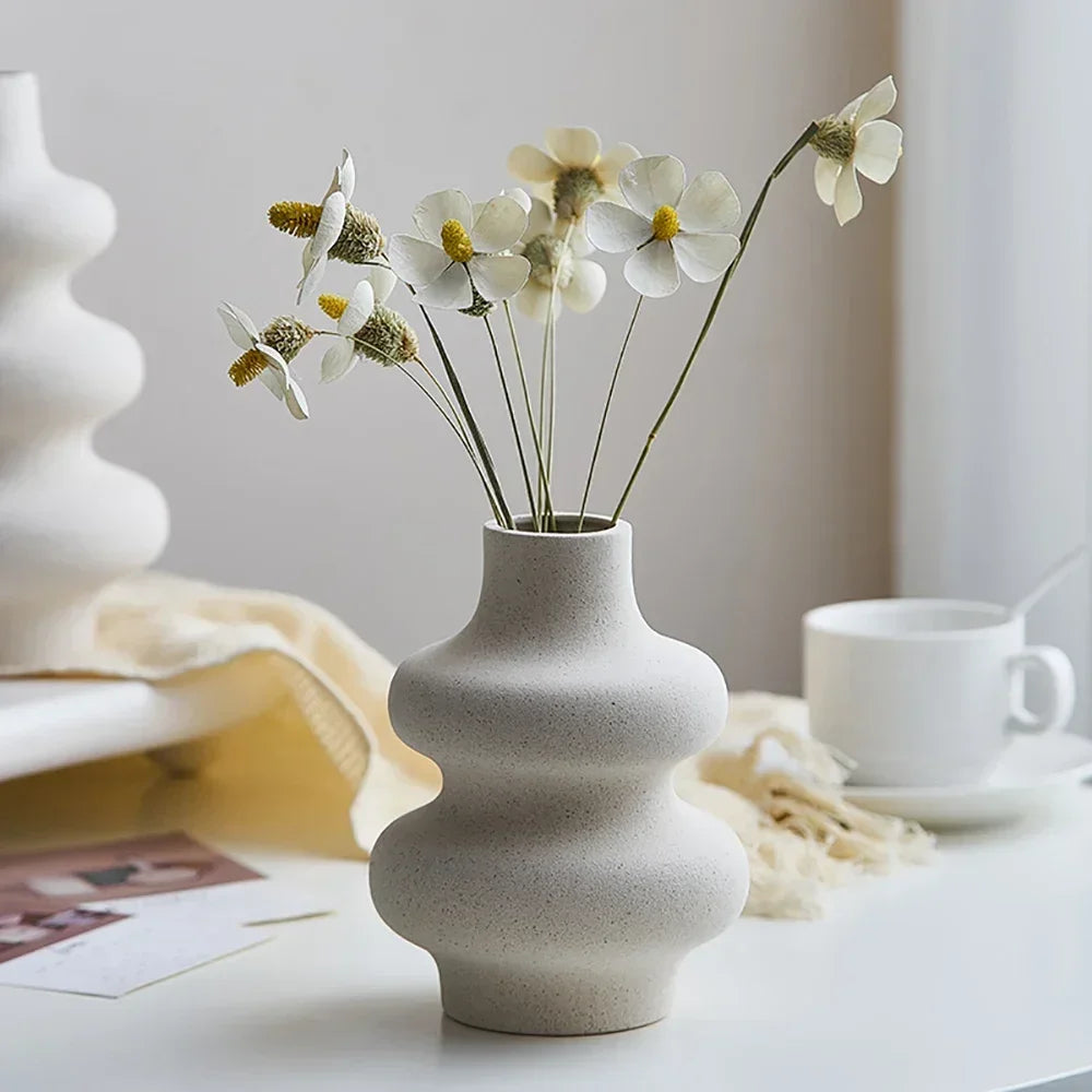 Moderne Decoratieve Vaas – Stijlvolle Keramische Blikvanger
